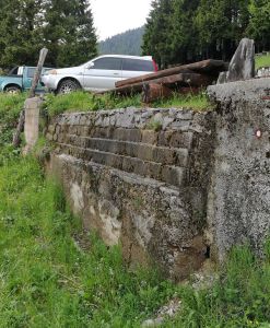 Na tej škarpi je sedel angel varuh, ki je rešil najinega sina.